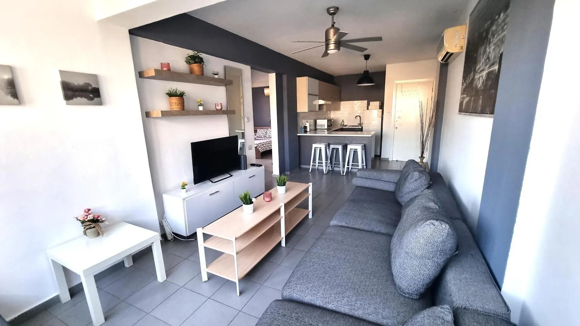 Beachside Comfort - 2Br Apt,5 Min To The Beach Ларнака Апартаменты