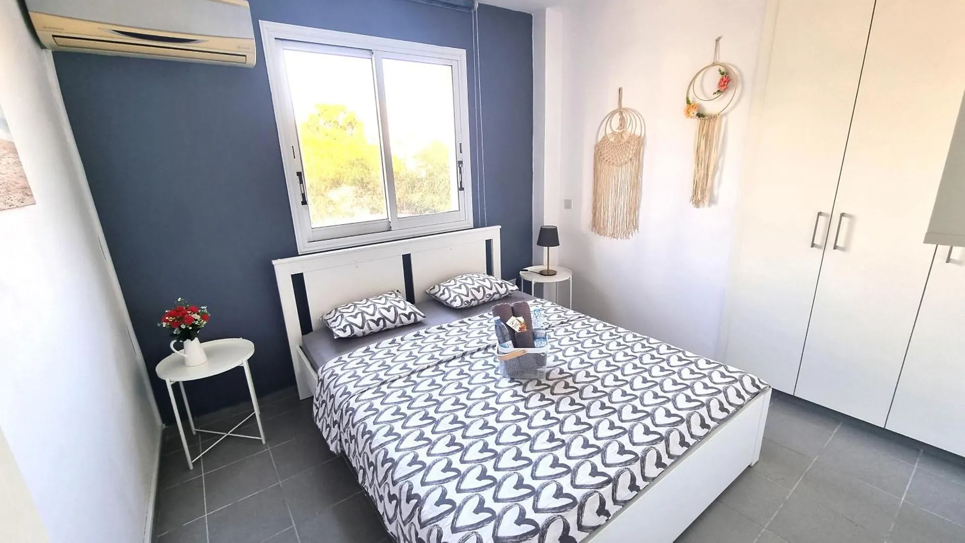 לרנקה Beachside Comfort - 2Br Apt,5 Min To The Beach 0*,