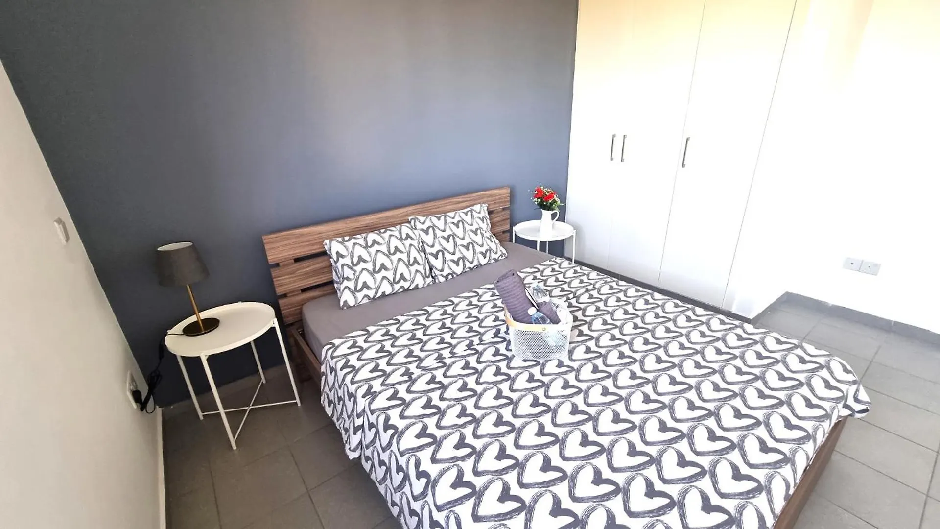 Beachside Comfort - 2Br Apt,5 Min To The Beach Ларнака 0*,  Кипр