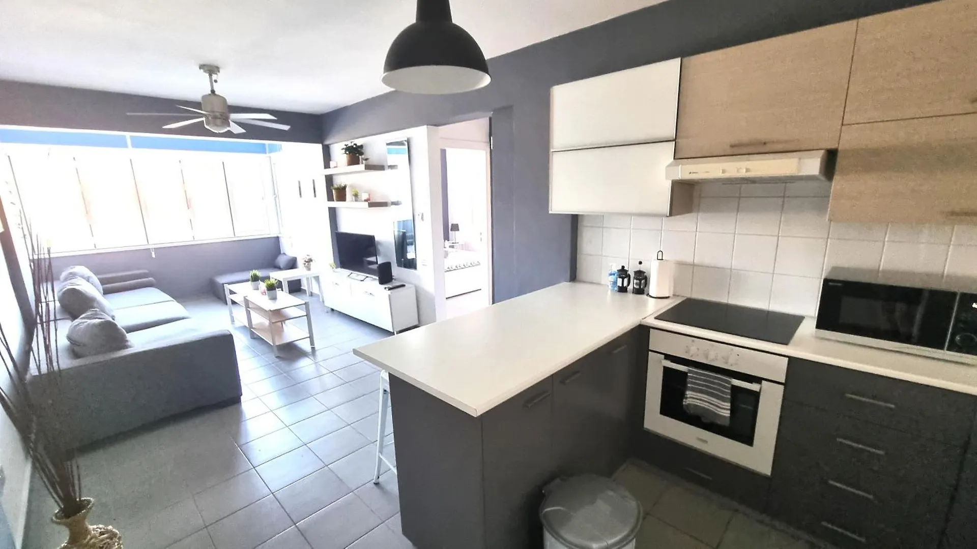 Beachside Comfort - 2Br Apt,5 Min To The Beach Ларнака