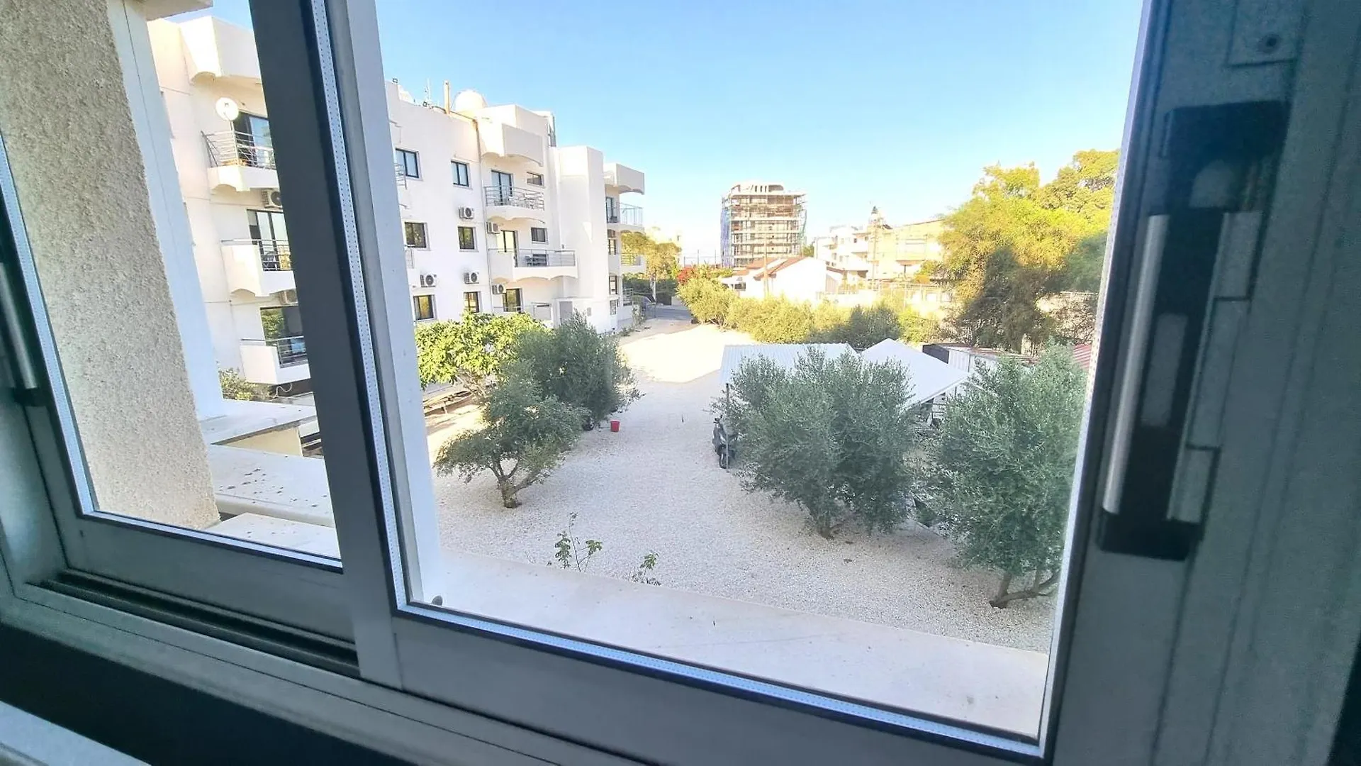 Апартаменты Beachside Comfort - 2Br Apt,5 Min To The Beach Ларнака Кипр