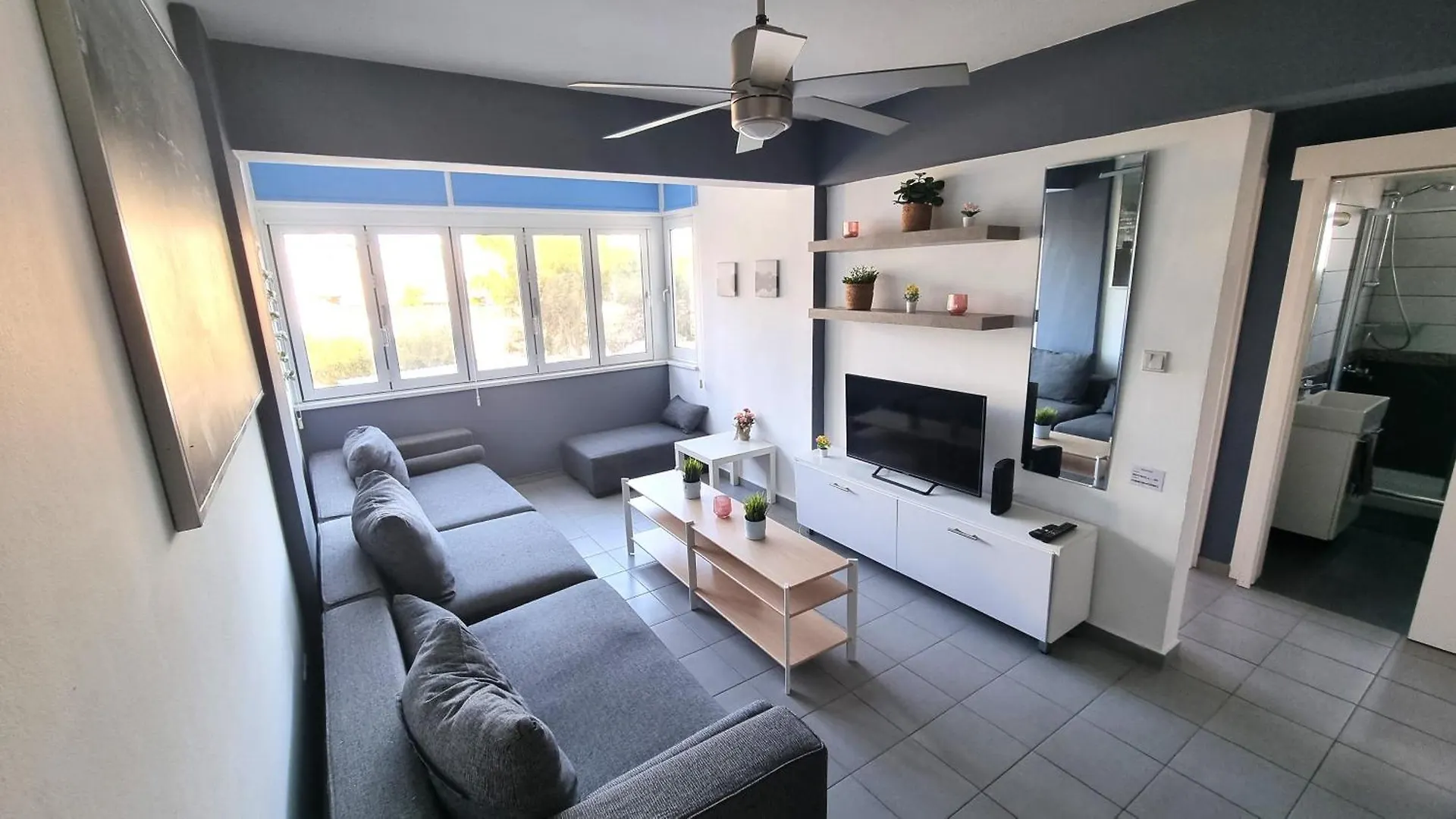 Beachside Comfort - 2Br Apt,5 Min To The Beach Ларнака