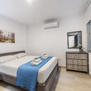 Апартаменты C-premium Apts 100m From And Centre, Ларнака